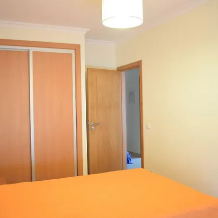 Apartament R. Dos Galeoes Nazaré